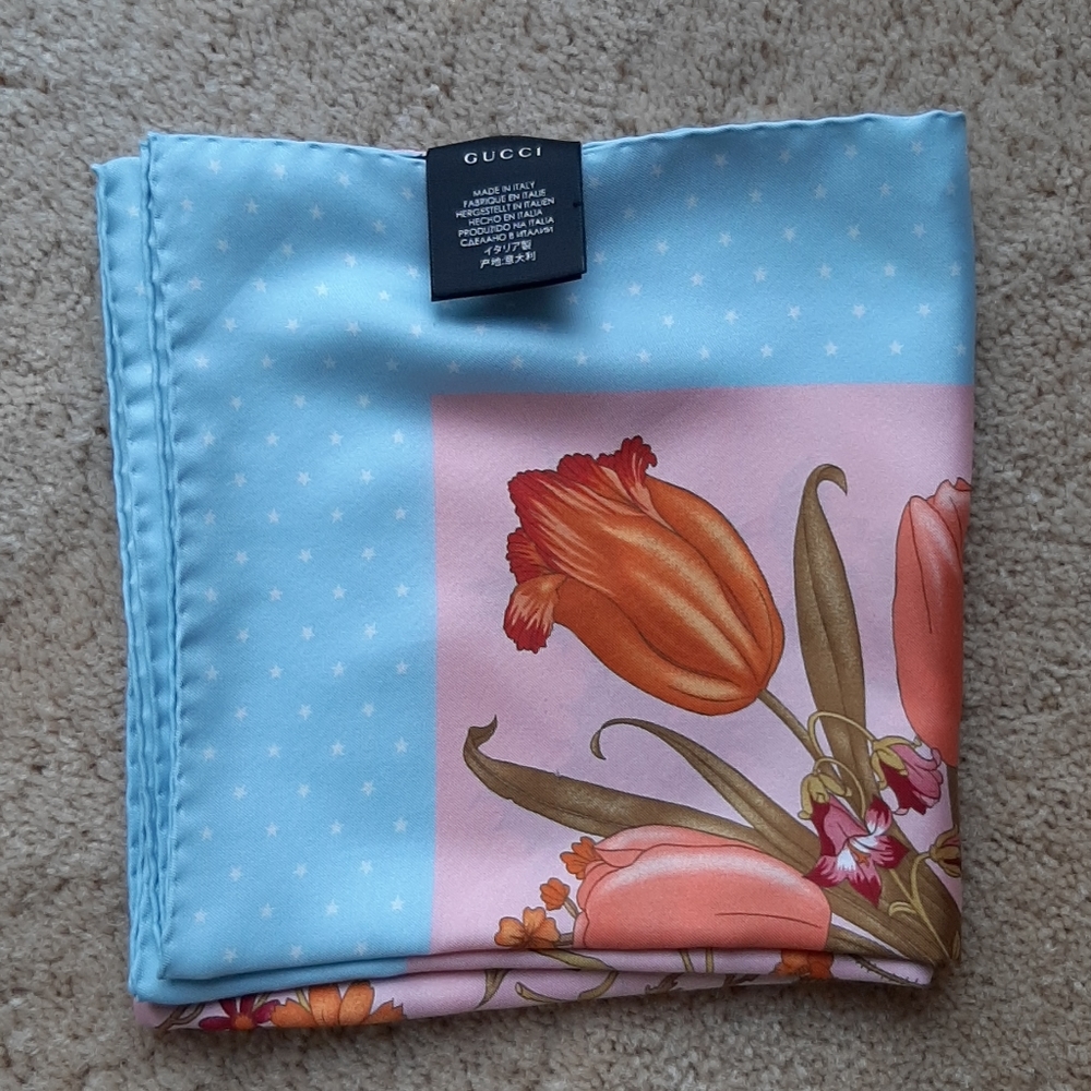 Gucci Scarf - like new still in packaging